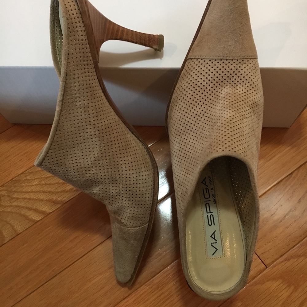 EUC Via Spiga sued high hills